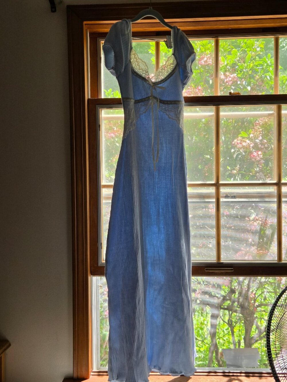 LACEMADE BLUE BELL KNIT MAXI WITH EXQUISITE DETAIL SIZE SMALL FREE CARDIGAN -M - Picture 2 of 6